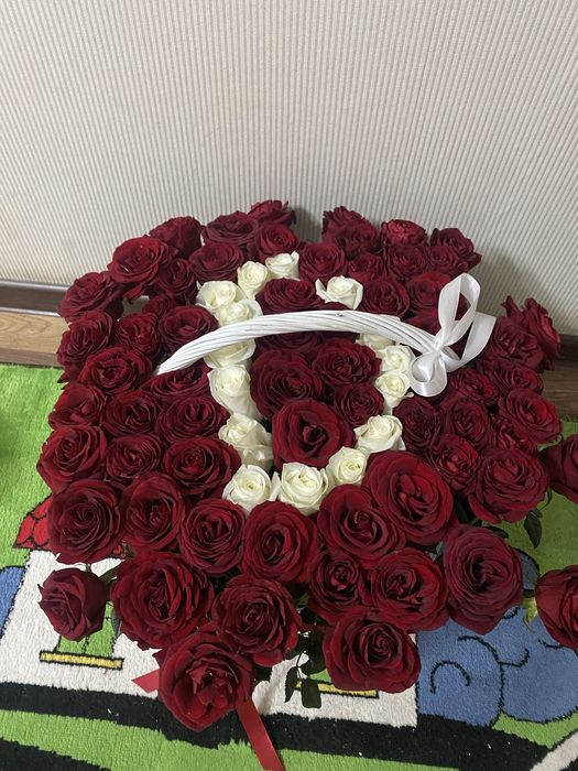 Свежий букет 10000 тг.Именной розы