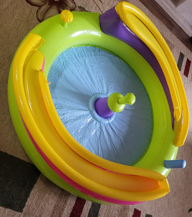 Продам детский бассейн