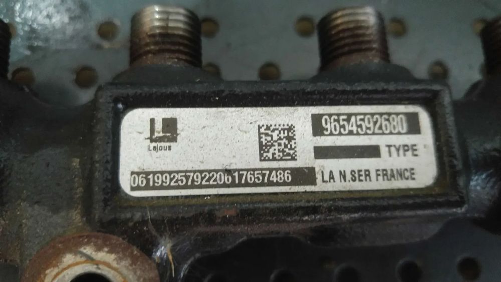 Rampa injectoare 1.6 hdi ford focus 2 9654592680