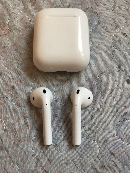 срочно продам AirPods 2-ое поколение