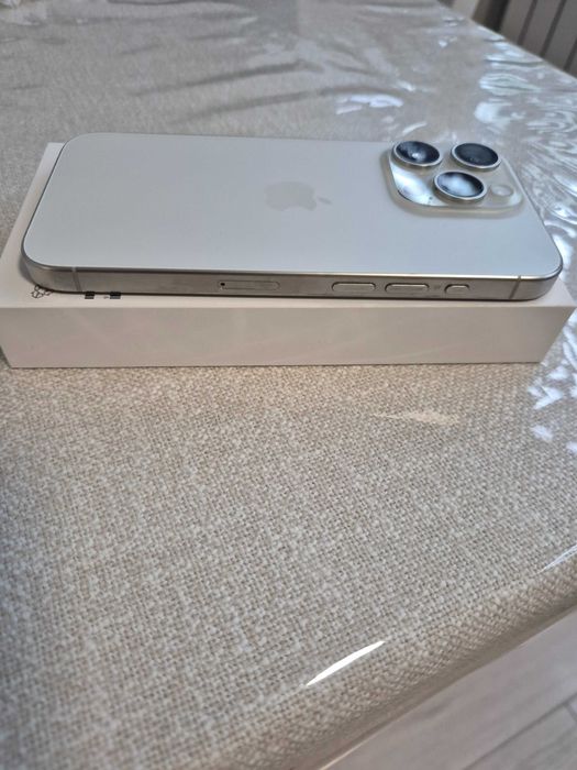 Продам iPhone 15 Pro White Titanuim 256Gb