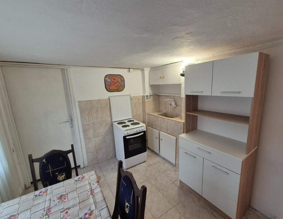 Дава се под наем Двустаен апартамент в Пловдив, Кючук Париж - 45 кв.м за 153 € - Снимка #1