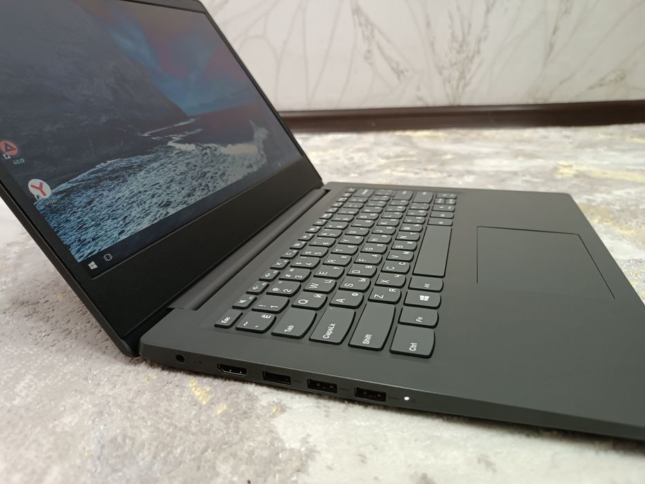 Ноутбук LENOVO V14 Windows 10.