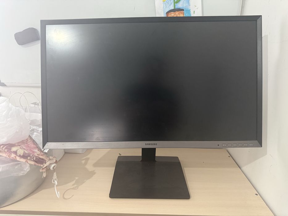 Манитор для компютера