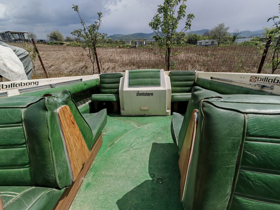 Schimb barca cu motor onboard și peridoc, cu Skijet, ATV sau rulotă