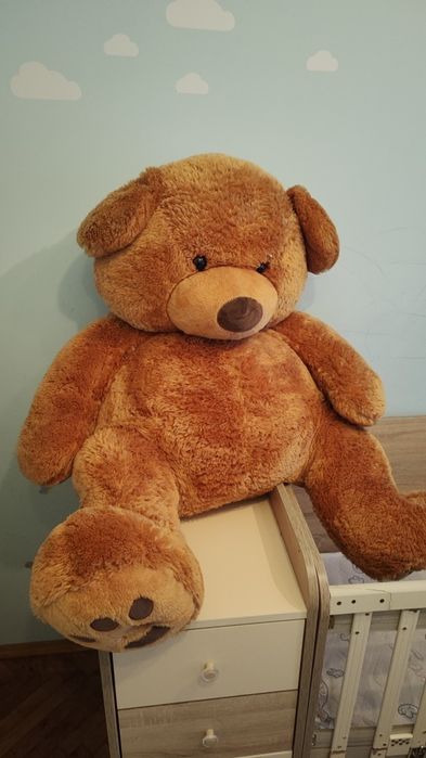 Голяма плюшена мечка