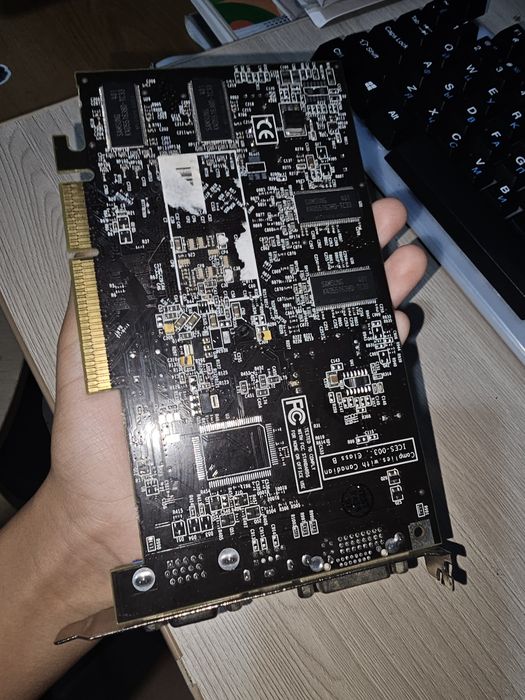 продам видеокарту Radeon 9600Pro