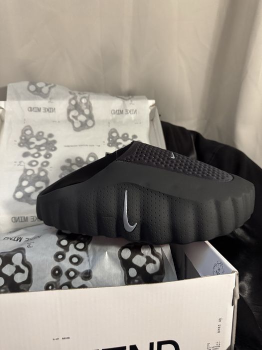 Nike mind 001 чехли