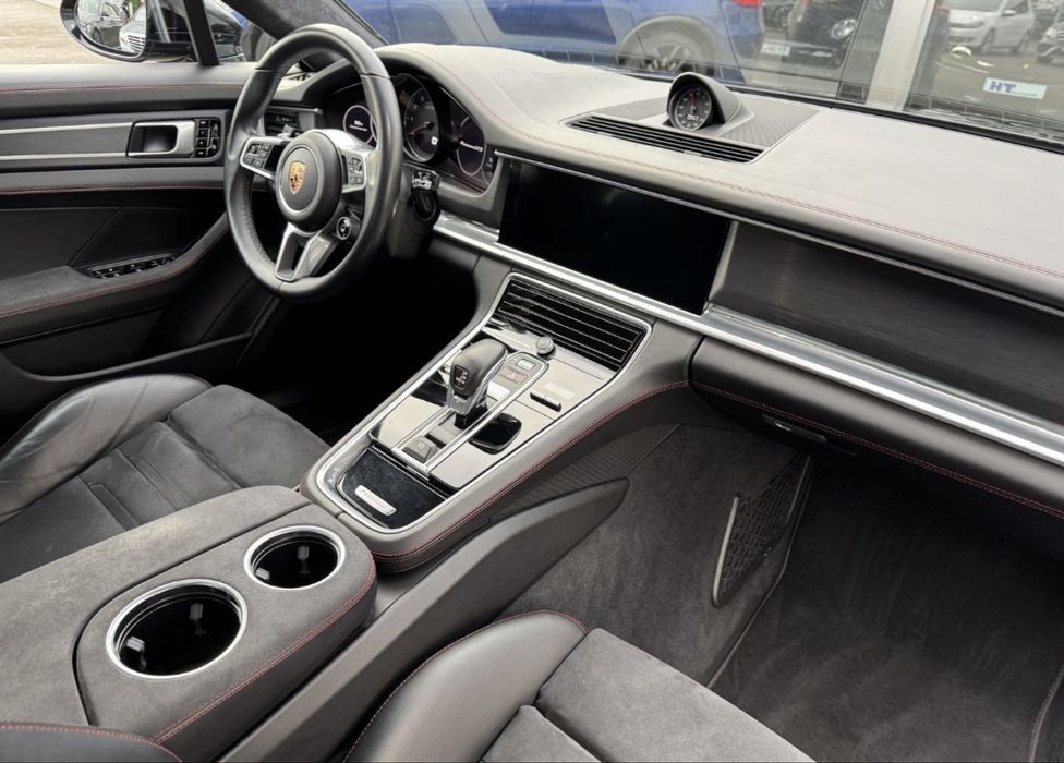 Porsche Panamera GTS Inchirieri Premium De Lux