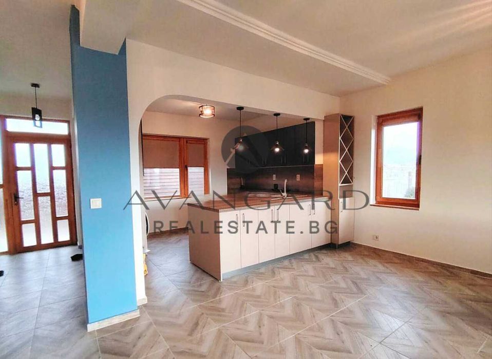 оф.25077 Самостоятелна къща в с. Скутаре