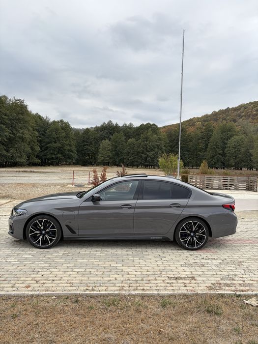 BMW Seria 5 2021 — imagine 5