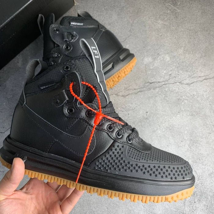 Продам Nike Lunaforce