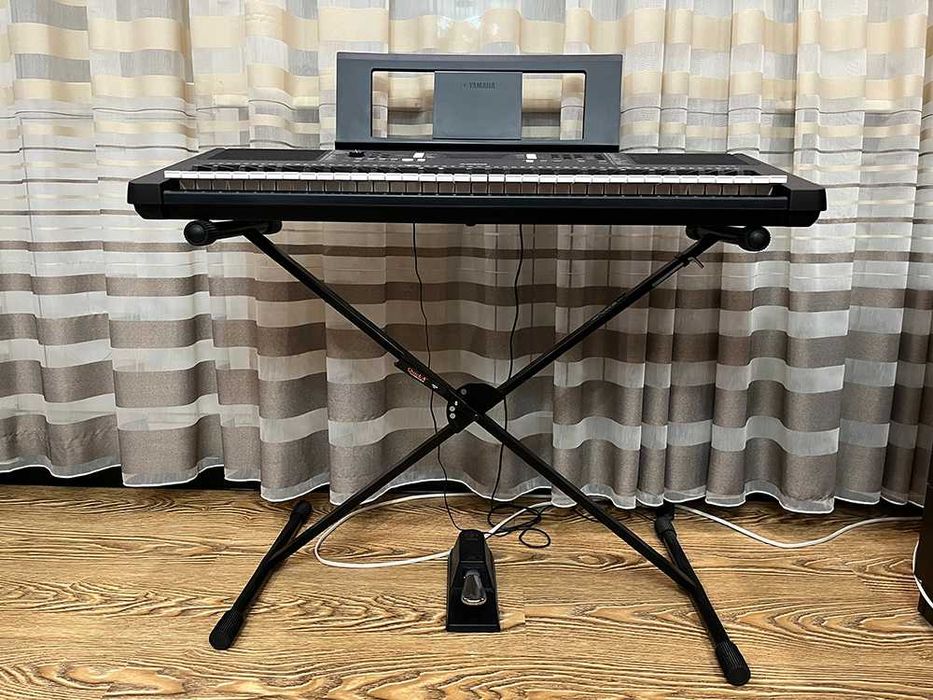 Синтезатор Yamaha PSR-E373