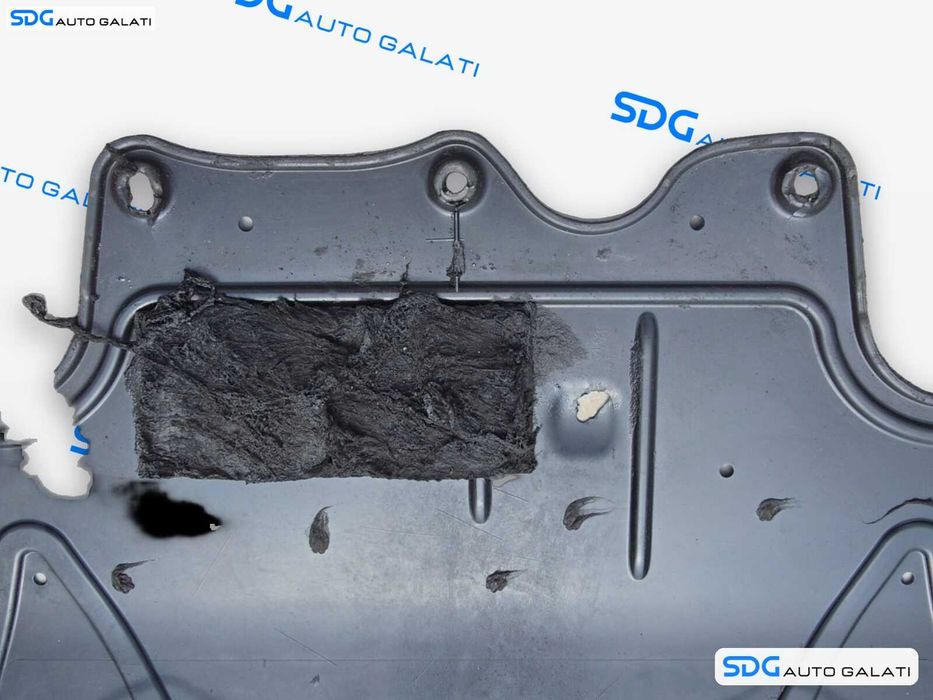 Scut Protectie Motor Plastic Volkswagen Passat B8 (3G) 2014 - 2023 Cod 5Q0825236 (Prezinta Mici Defecte Imperfectiuni) [LN0600]