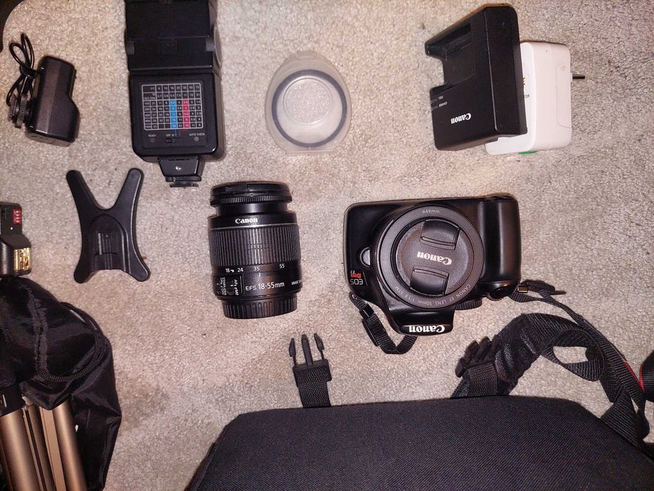 Canon Rebel T3i 18-55мм + 50мм