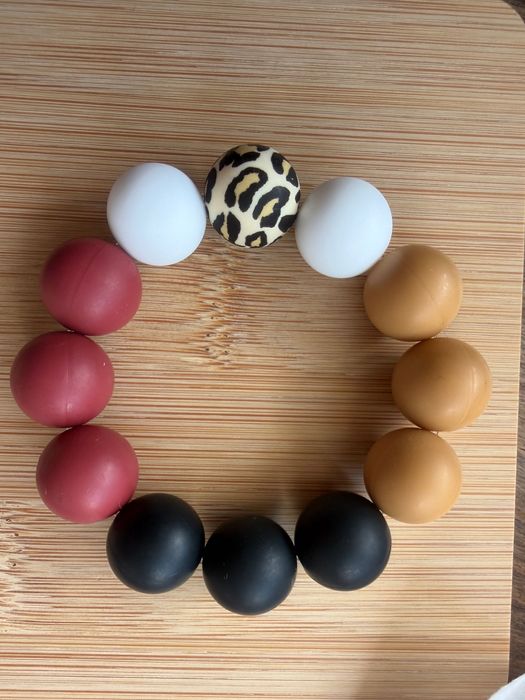 Ръчно изработена гривна