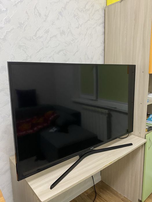 Samsung телевизор UE5KU6000