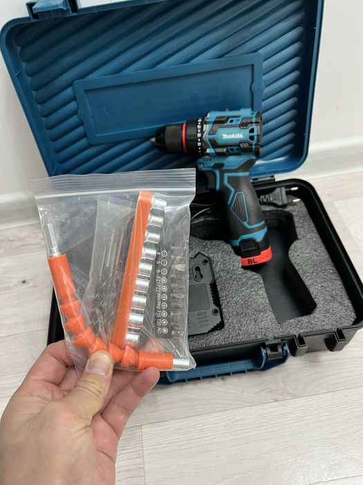 Шруповерт фирмы Makita