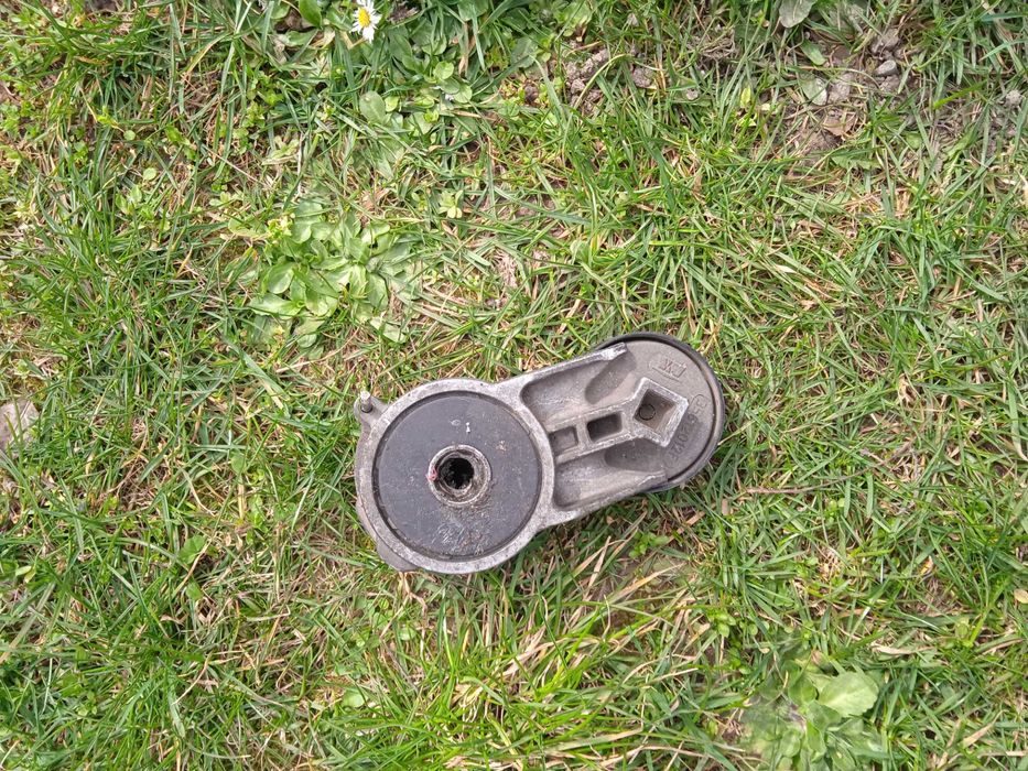 Обтяжна ролка пистов ремък  ФРОНТЕРА  А   2.5 TDS