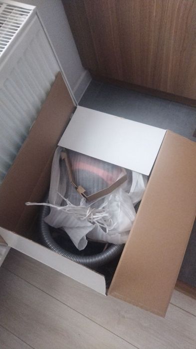 Контейнерный пылесос Bosch GS-10 BGC1U1550