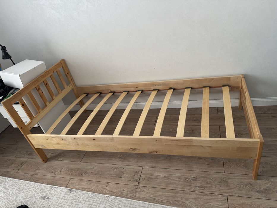 Кровать подростковая