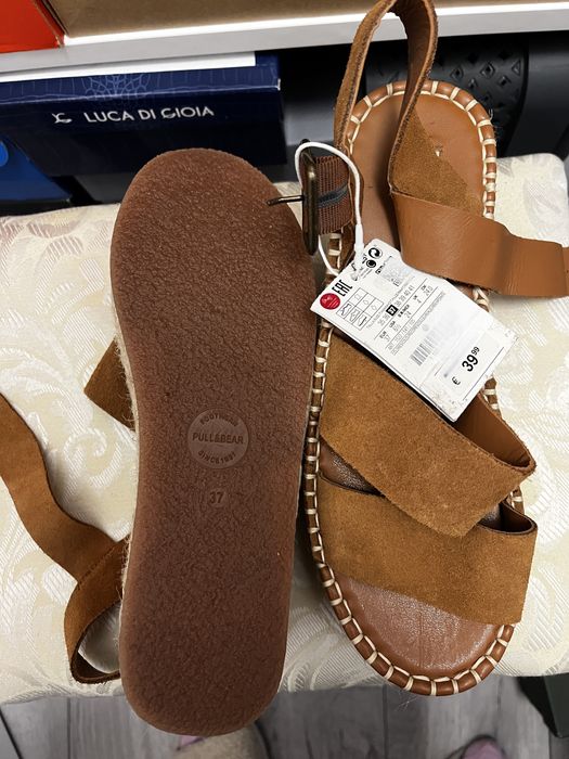 Sandale noi pull and bear, piele, marime 38
