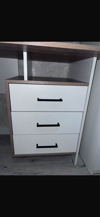 Продам тумбу.