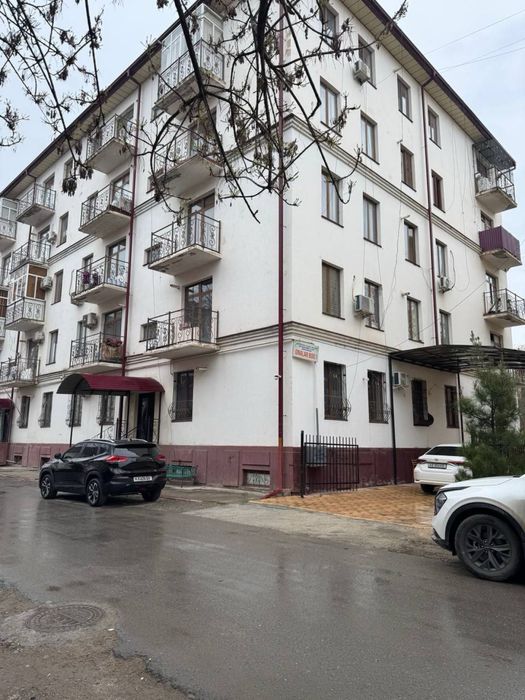 Продается 2 ком. Квартира площадью 70 кв.м. По ул. Беруни