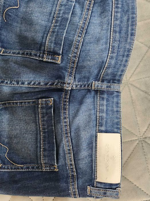 Разпродажба на  дънки Dsquared, Calvin Klein, Guess, Naf naf