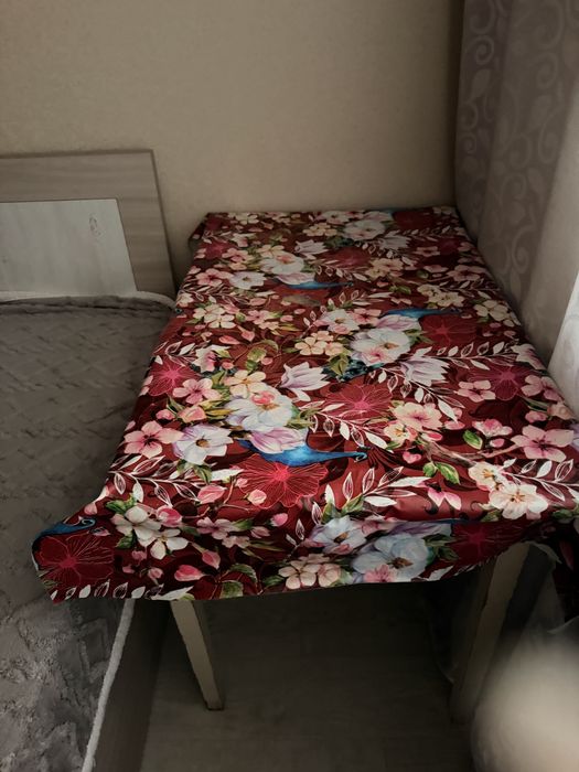 Продам стол б/у район тайги