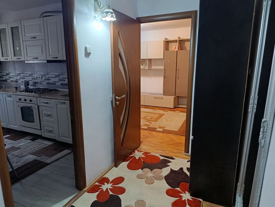 Închiriez apartament 2 camere ,