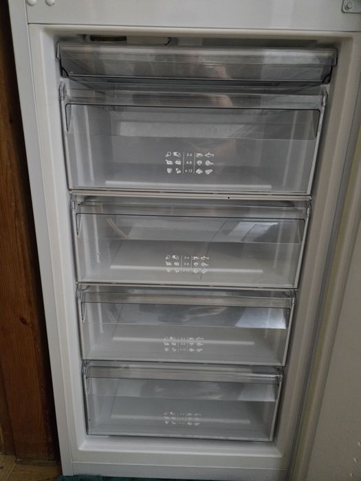 Продам холодильник Холодильник ATLANT белый