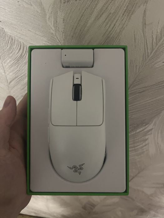 Razer Viper V3 Pro White ed