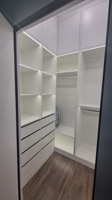 Корпусная мебель для спальни