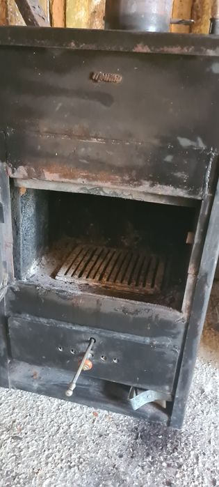 Печка Прити с водна риза на твърдо гориво