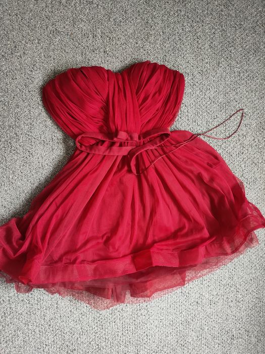 85 de lei  . Purtată o singură dată .