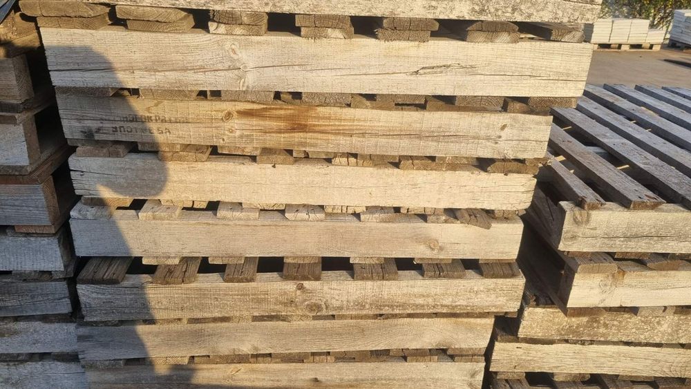 Палети 1.20 на 1 и височина 15 см.