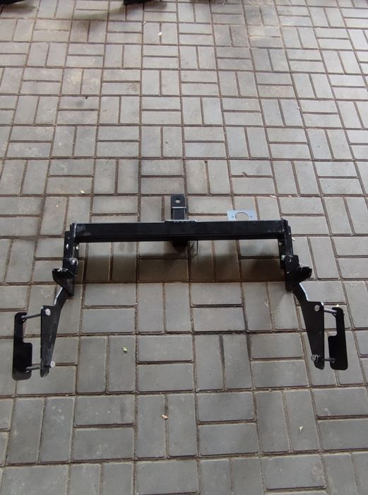 Фаркоп Mitsubishi Delica булка