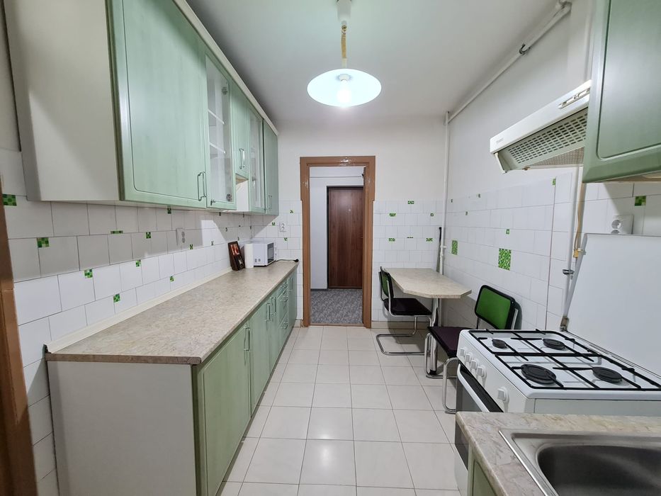 Inchiriez apartament 2 camere decomandat Vlaicu-Lebada