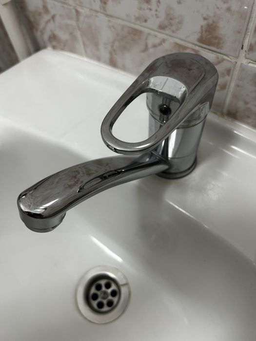 Раковина со сместителем