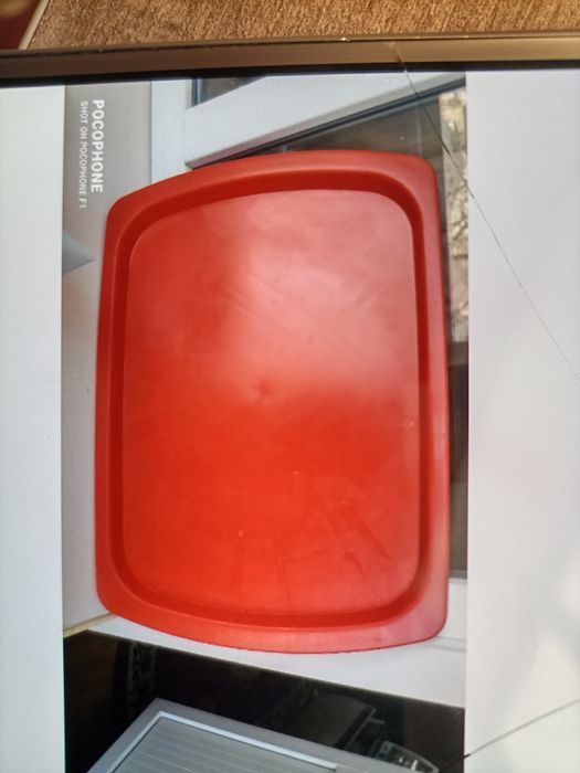 Продам пластиковые подносы новые