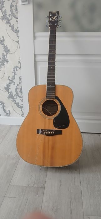 продам гиатару ямаха FG432S