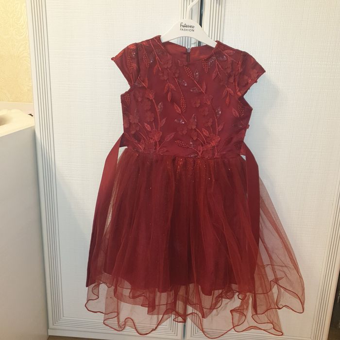 Платье нарядное девочке