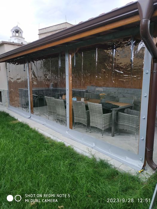 Ветроупорни завеси за навеси