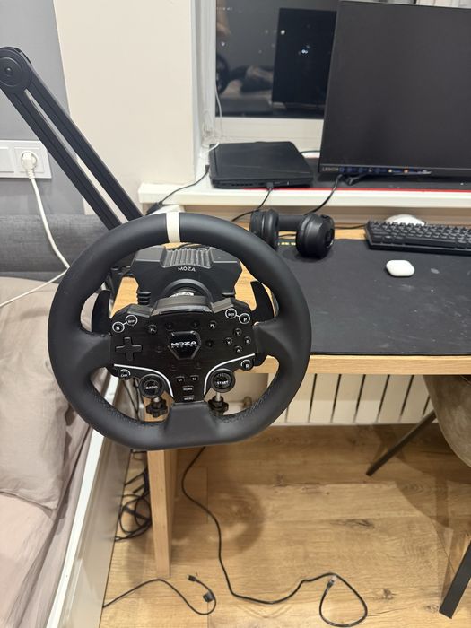 Игровой руль moza r5
