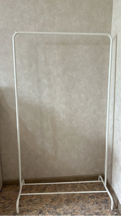 Стойка для одежды