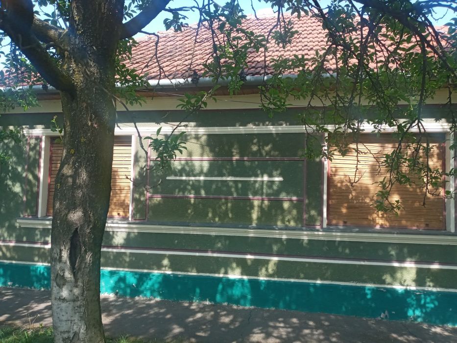 Casă cu 4 camere de vânzare in Ioșia