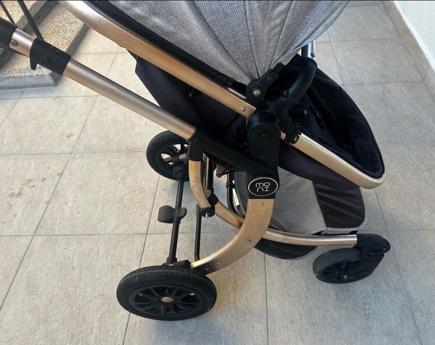 Продава се детска количка Moni Sofie