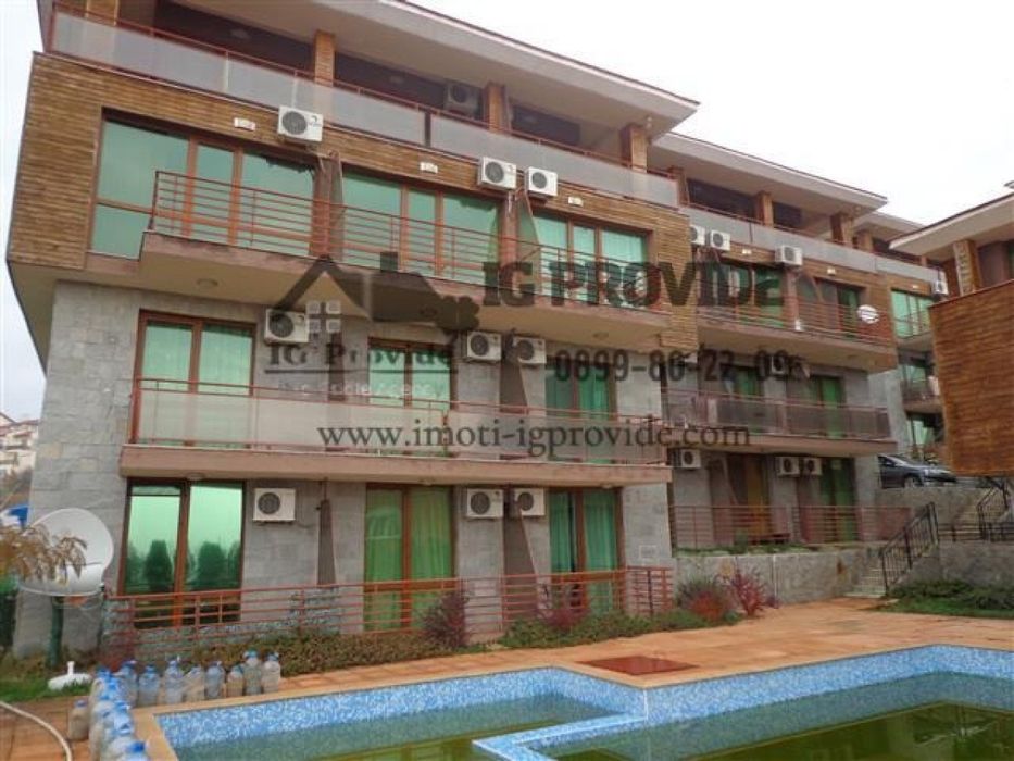 Продава се Двустаен апартамент в с. Кошарица, Област Бургас - 52 кв.м за 1037 €/кв.м - Снимка #2