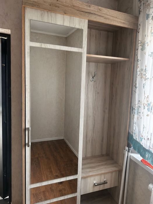 Прихожая срочно продам